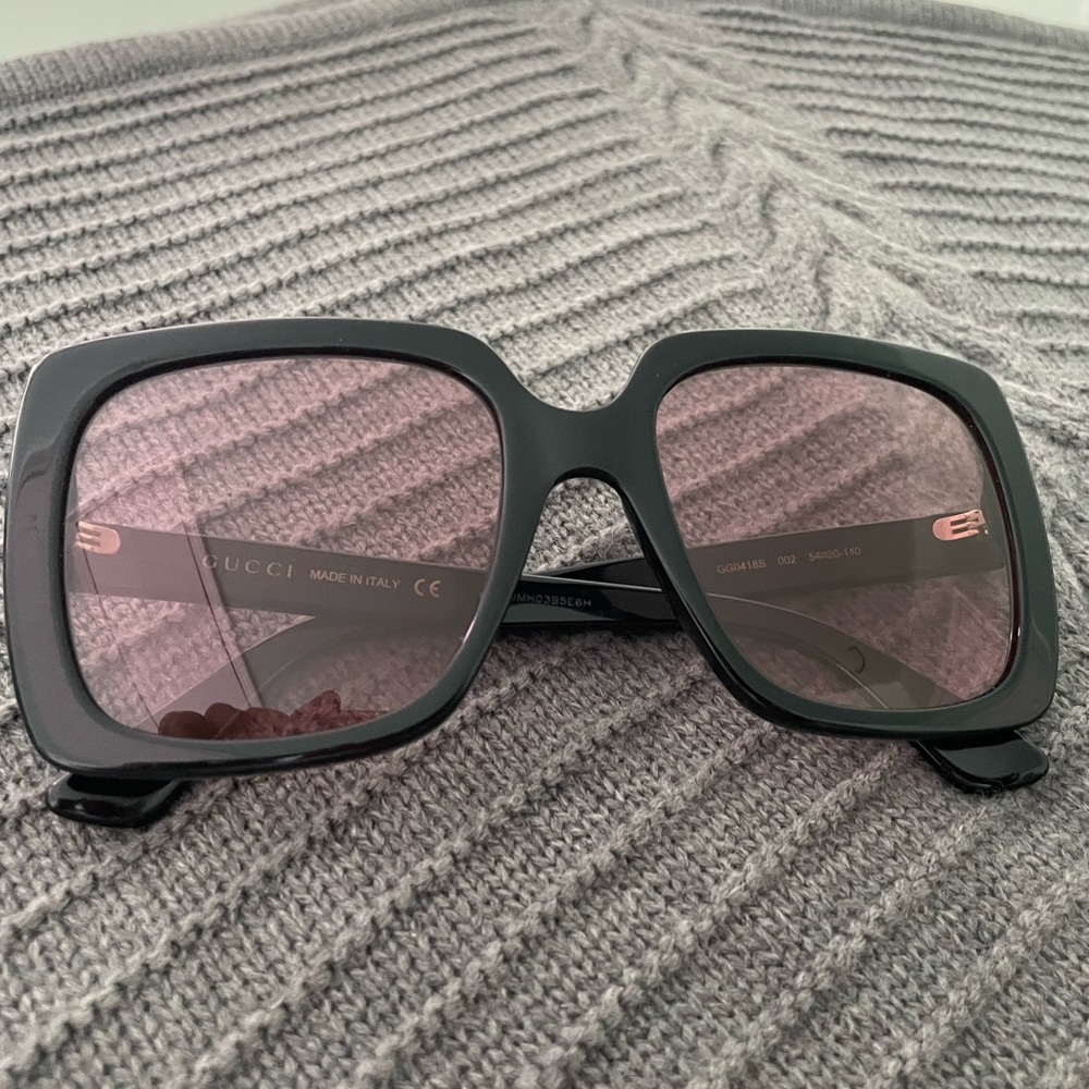 Beautiful authentic Gucci sunglasses.